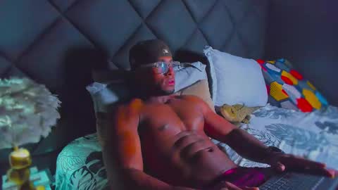 Snapshot of dany_dryy chatting on January 6, 12:53 pm Dany online show from January 6, 12:53 pm