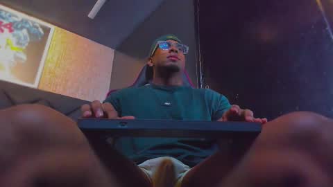 Snapshot of dany_dryy chatting on February 16, 3:24 am Dany online show from February 16, 3:24 am