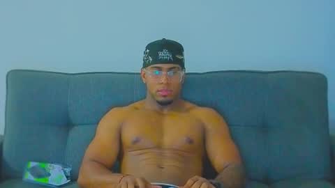 Snapshot of dany_dryy chatting on February 21, 11:28 pm Dany online show from February 21, 11:28 pm