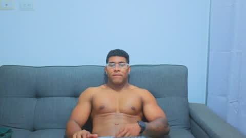 Snapshot of dany_dryy chatting on March 8, 4:27 am Dany online show from March 8, 4:27 am