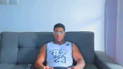 Snapshot of dany_dryy chatting on March 10, 9:09 pm Dany online show from March 10, 9:09 pm