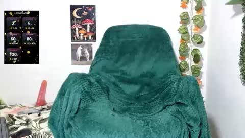Snapshot of dany_milk chatting on July 5, 4:19 am dany_milk online show from July 5, 4:19 am