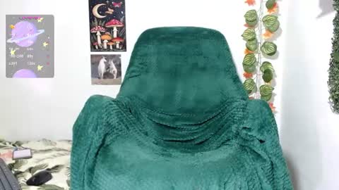 Snapshot of dany_milk chatting on July 9, 1:31 am dany_milk online show from July 9, 1:31 am