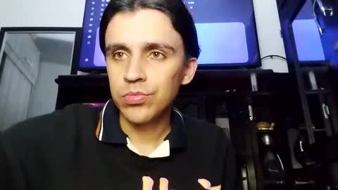 Snapshot of danylano chatting on November 16, 7:25 am Daniel online show from November 16, 7:25 am