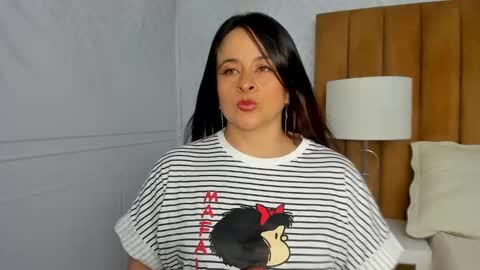 Snapshot of daphne81_ chatting on March 4, 8:13 am Daphne online show from March 4, 8:13 am