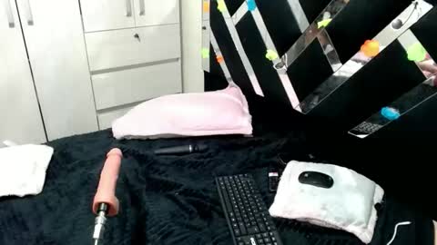 Snapshot of daphne877046 chatting on February 3, 6:40 am daphne877046 online show from February 3, 6:40 am