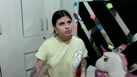 Snapshot of daphne877046 chatting on February 7, 3:32 am daphne877046 online show from February 7, 3:32 am