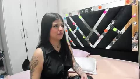 Snapshot of daphne877046 chatting on April 3, 3:15 am daphne877046 online show from April 3, 3:15 am