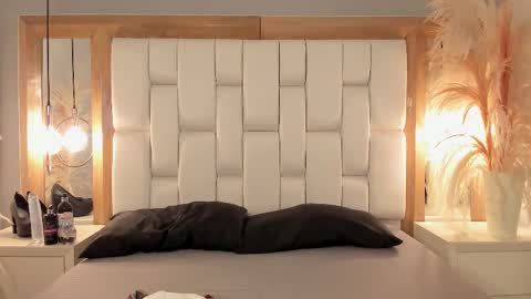 daphne_and_roger online show from September 16, 11:33 am