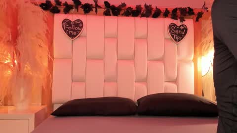 daphne_and_roger online show from February 26, 11:09 am