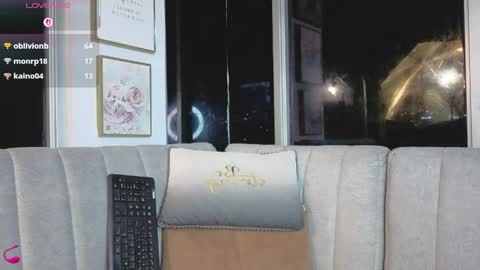 daphne_chers online show from April 28, 2:27 am