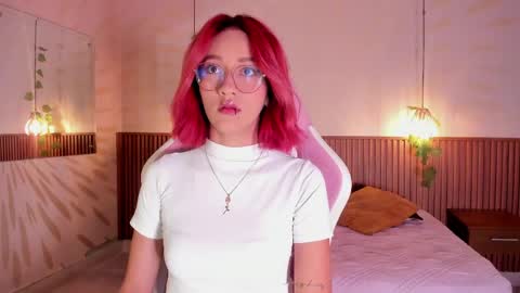 Snapshot of daphne_courtis chatting on June 6, 2:38 am Daphne online show from June 6, 2:38 am