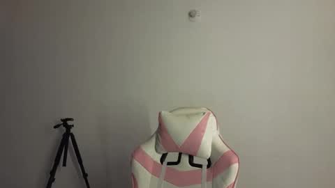 Snapshot of daphne_grayy chatting on March 23, 12:09 pm daphne_grayy online show from March 23, 12:09 pm