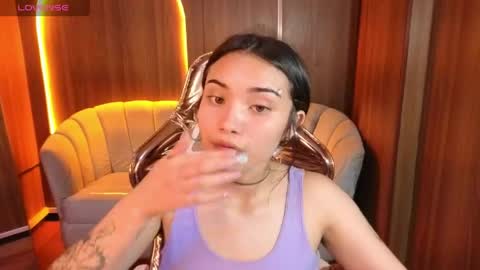 daphne_nicole_b online show from April 29, 1:04 pm