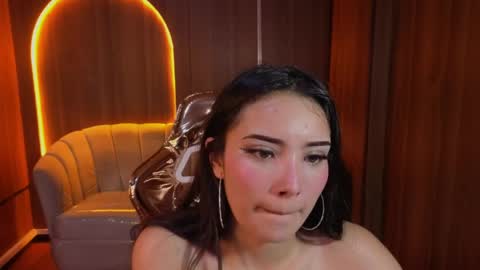 Snapshot of daphne_nicole_b chatting on May 28, 1:30 pm daphne_nicole_b online show from May 28, 1:30 pm