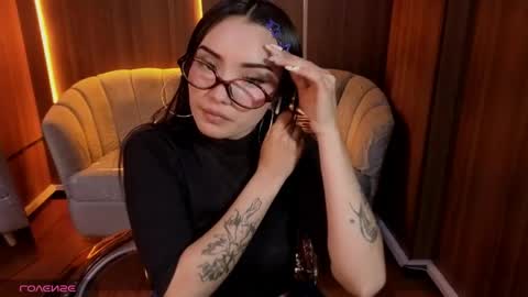 Snapshot of daphne_nicole_b chatting on May 31, 1:07 pm daphne_nicole_b online show from May 31, 1:07 pm