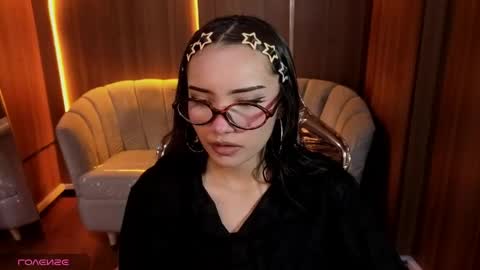 Snapshot of daphne_nicole_b chatting on June 1, 12:51 pm daphne_nicole_b online show from June 1, 12:51 pm