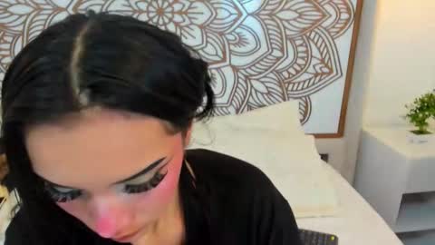 Snapshot of daphne_nicolle chatting on October 16, 2:07 pm Daphne online show from October 16, 2:07 pm