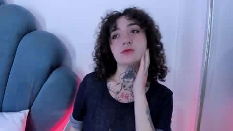 DaphneBlunt online show from November 12, 1:44 pm