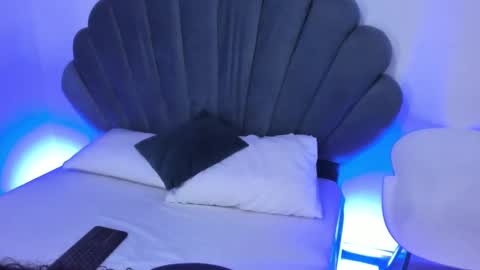 DaphneBlunt online show from November 25, 1:55 pm