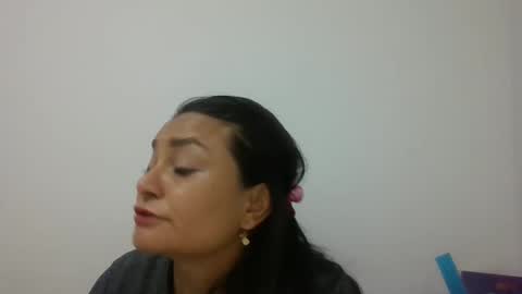 dapnne online show from February 12, 2:43 pm