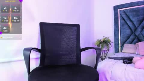 Snapshot of dapnne_ chatting on January 23, 1:51 am Daphne online show from January 23, 1:51 am