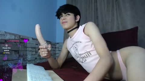 Snapshot of darasweet19 chatting on October 17, 3:53 am MAX online show from October 17, 3:53 am