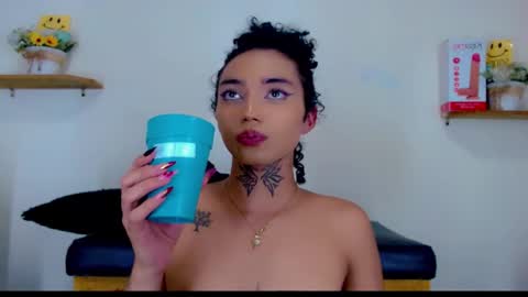 Snapshot of darianna_atehortua chatting on March 6, 10:17 pm Dary online show from March 6, 10:17 pm