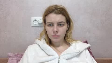 Snapshot of dariapon chatting on December 15, 8:08 am dariapon online show from December 15, 8:08 am