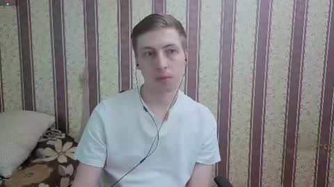 Snapshot of darienlarge chatting on July 25, 2:03 pm darienlarge online show from July 25, 2:03 pm