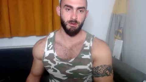 Snapshot of dariomuscle chatting on November 30, 7:18 pm Dario online show from November 30, 7:18 pm