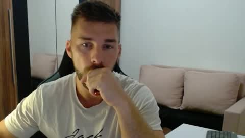 darius_94 online show from October 25, 5:04 am