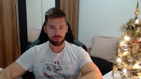 darius_94 online show from December 3, 5:26 am