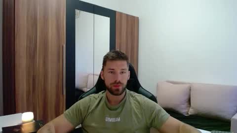 darius_94 online show from February 3, 6:22 am