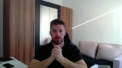Snapshot of darius_94 chatting on May 6, 5:03 am darius_94 online show from May 6, 5:03 am