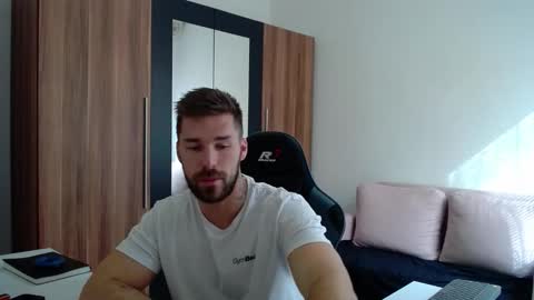 Snapshot of darius_94 chatting on May 11, 6:30 am darius_94 online show from May 11, 6:30 am