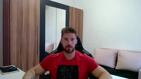 Snapshot of darius_94 chatting on May 12, 4:20 am darius_94 online show from May 12, 4:20 am