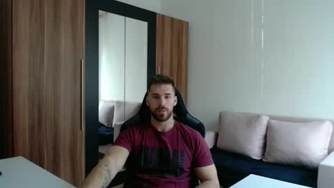 Snapshot of darius_94 chatting on May 26, 8:21 am darius_94 online show from May 26, 8:21 am
