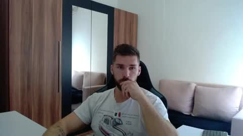 Snapshot of darius_94 chatting on May 28, 7:27 am darius_94 online show from May 28, 7:27 am