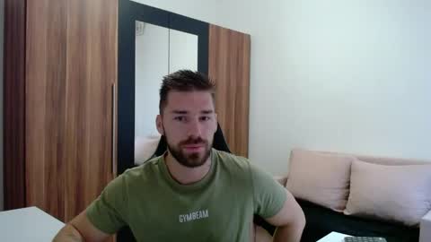 Snapshot of darius_94 chatting on June 1, 4:25 am darius_94 online show from June 1, 4:25 am