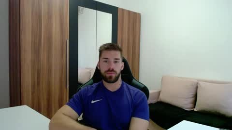Snapshot of darius_94 chatting on June 4, 4:51 am darius_94 online show from June 4, 4:51 am
