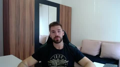 Snapshot of darius_94 chatting on June 8, 8:26 am darius_94 online show from June 8, 8:26 am