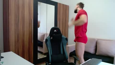 Snapshot of darius_94 chatting on June 10, 4:45 am darius_94 online show from June 10, 4:45 am