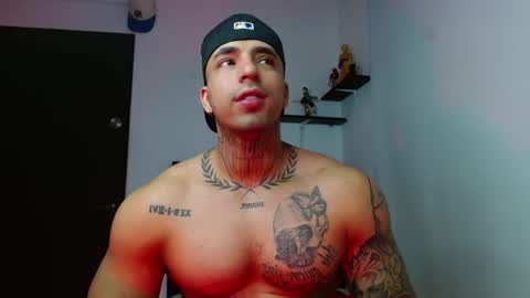 Darius Phoenix  online show from November 28, 8:00 pm