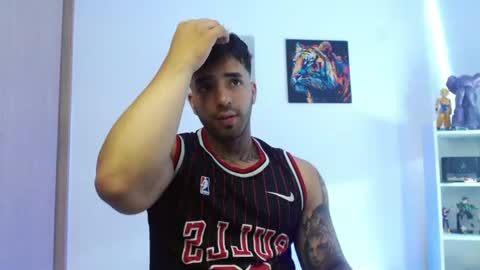 Darius Phoenix  online show from July 8, 6:12 pm