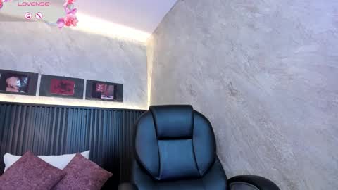 Dark online show from September 12, 12:27 pm