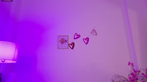 dark_angell77 online show from July 6, 11:18 am
