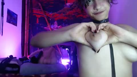 dark_doll5 online show from February 1, 11:37 pm