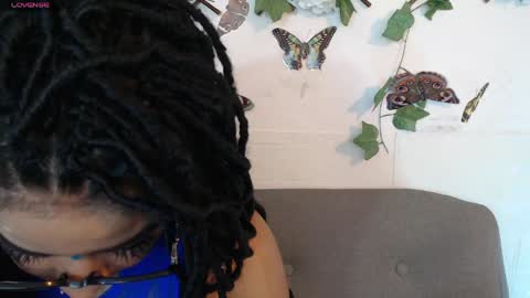 dark_flama online show from April 25, 2:14 am