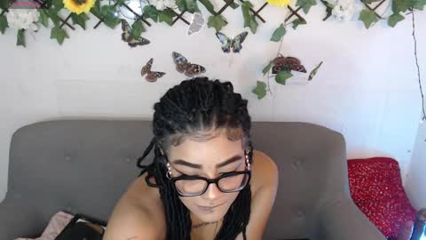 dark_flama online show from April 28, 11:21 pm